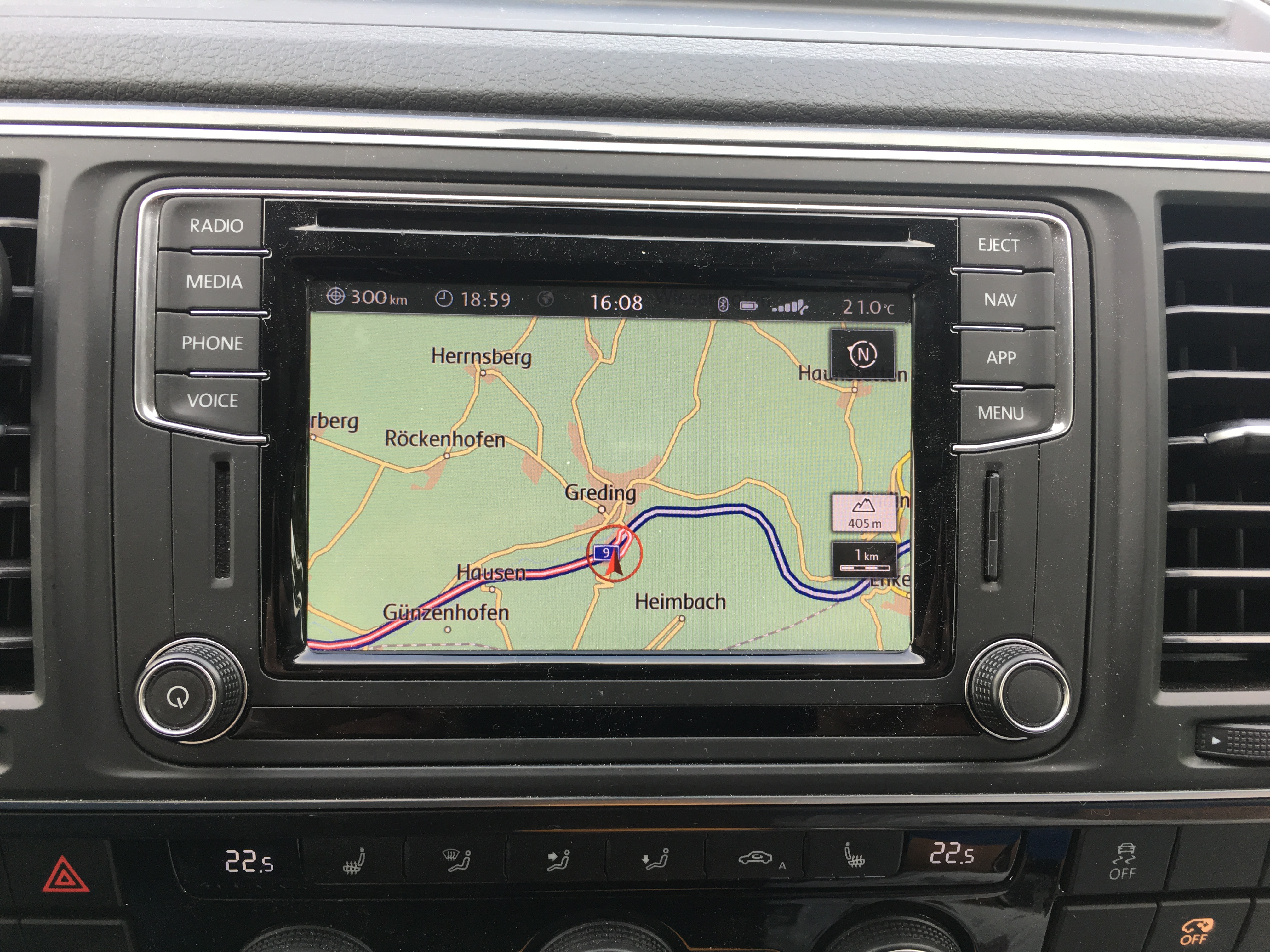 Volkswagen's navigation system from 2 suppliers